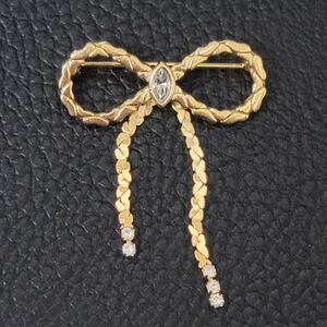 AVON Vintage Bow Brooch, Clear Rhinestones & Goldtone - Vintage, Estate